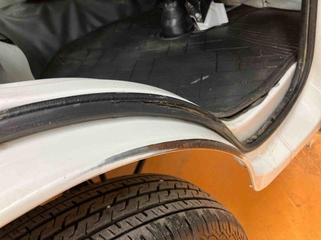 ハイゼットトラック農用スペシャルＶＳゲートプロテクター　荷台マット　荷台作業灯　テールゲートチェーン　ラバーマット　リヤ４枚リーフスプリング　マニュアルレベリング機能付ハロゲンヘッドライト　灰皿　シガーライター　ショッピングフック（千葉県）の中古車