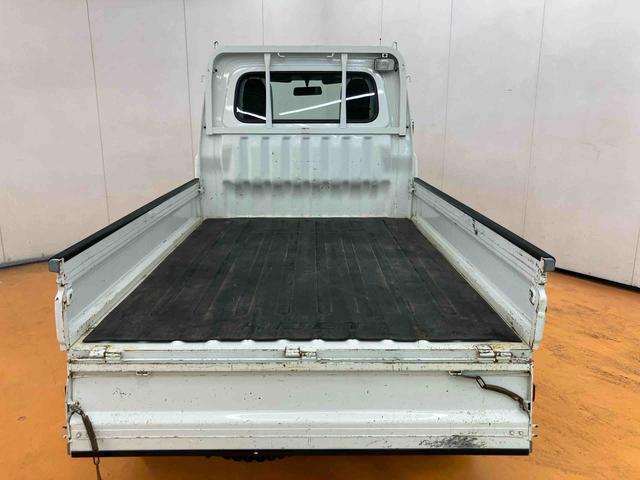 ハイゼットトラック農用スペシャルＶＳゲートプロテクター　荷台マット　荷台作業灯　テールゲートチェーン　ラバーマット　リヤ４枚リーフスプリング　マニュアルレベリング機能付ハロゲンヘッドライト　灰皿　シガーライター　ショッピングフック（千葉県）の中古車