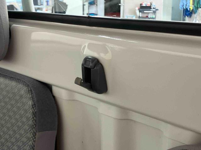 ハイゼットトラック農用スペシャルＶＳゲートプロテクター　荷台マット　荷台作業灯　テールゲートチェーン　ラバーマット　リヤ４枚リーフスプリング　マニュアルレベリング機能付ハロゲンヘッドライト　灰皿　シガーライター　ショッピングフック（千葉県）の中古車