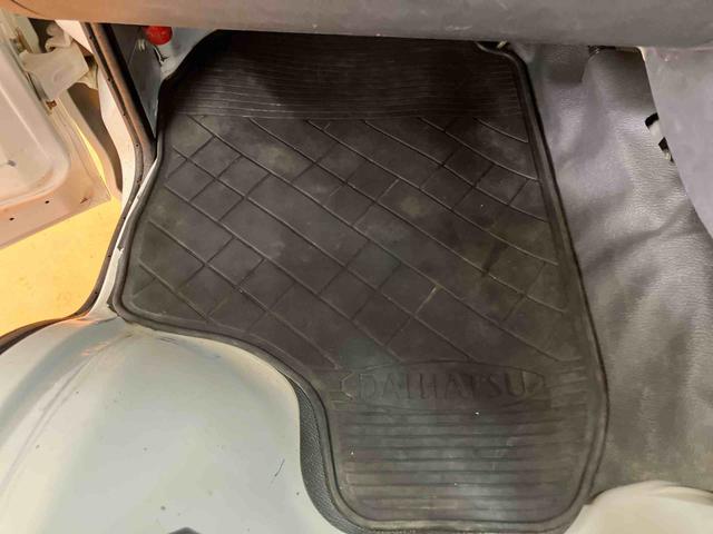 ハイゼットトラック農用スペシャルＶＳゲートプロテクター　荷台マット　荷台作業灯　テールゲートチェーン　ラバーマット　リヤ４枚リーフスプリング　マニュアルレベリング機能付ハロゲンヘッドライト　灰皿　シガーライター　ショッピングフック（千葉県）の中古車