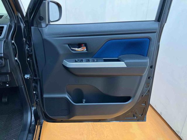 トールカスタムＧ　リミテッド　ＳＡIIIナビ／ＢＴ／ＴＶ／ＤＩＳＣ／全周囲カメラ　前ドラレコ　ＥＴＣ　両側パワスラ　ＬＥＤヘッド＆フォグ　１４インチアルミ　スマートキー　シートヒーター　シートバックテーブル　クルコン　衝突被害軽減ブレーキ（千葉県）の中古車