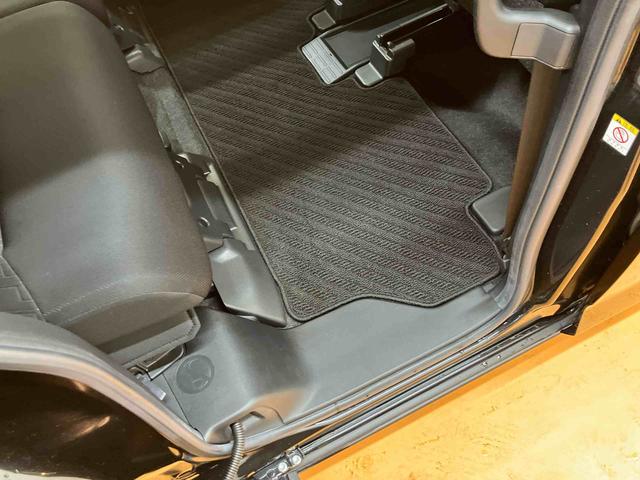 トールカスタムＧ　リミテッド　ＳＡIIIナビ／ＢＴ／ＴＶ／ＤＩＳＣ／全周囲カメラ　前ドラレコ　ＥＴＣ　両側パワスラ　ＬＥＤヘッド＆フォグ　１４インチアルミ　スマートキー　シートヒーター　シートバックテーブル　クルコン　衝突被害軽減ブレーキ（千葉県）の中古車