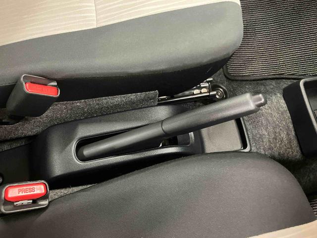 ミライースL横滑り防止装置 アイドリングストップ マニュアルレベリング機能付ハロゲンヘッドライト オートライト オートハイビーム キーレスエントリー ショッピングフック カーペットマット(千葉県)の中古車