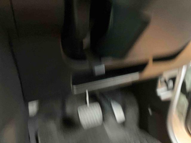 ムーヴキャンバスストライプスＧ衝突回避支援システム　横滑り防止装置　前後コーナーセンサー　ホットカップホルダー　置きラクボックス　ホールド機能付き電動パーキングブレーキ　前席シートヒーター　バニティーミラー付き左右サンバイザー（千葉県）の中古車