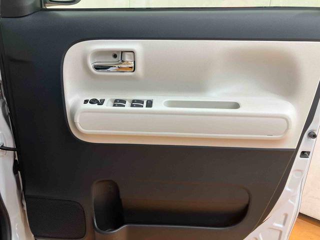 ムーヴキャンバスストライプスＧ衝突回避支援システム　横滑り防止装置　前後コーナーセンサー　ホットカップホルダー　置きラクボックス　ホールド機能付き電動パーキングブレーキ　前席シートヒーター　バニティーミラー付き左右サンバイザー（千葉県）の中古車