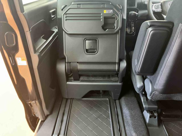 タントカスタムＲＳ衝突回避支援システム　横滑り防止装置　前後コーナーセンサー　ホールド機能付き電動パーキングブレーキ　前席シートヒーター　チルトステアリング　運転席シートリフター　ミラクルオープンドア（千葉県）の中古車