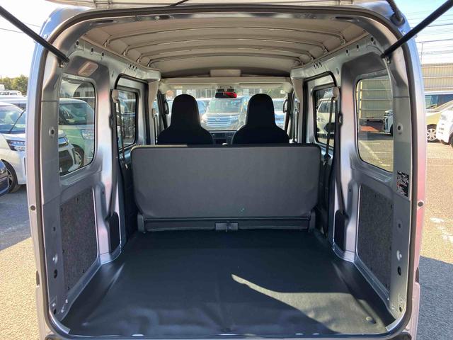 ハイゼットカーゴデラックス衝突被害軽減ブレーキ　誤発進抑制制御　横滑り防止装置　空転防止装置　ＡＢＳ　オートライト　オートハイビーム　前後コーナーセンサー　オーバーヘッドシェルフ　プライバシーガラス　キーレス　集中ドアロック（千葉県）の中古車