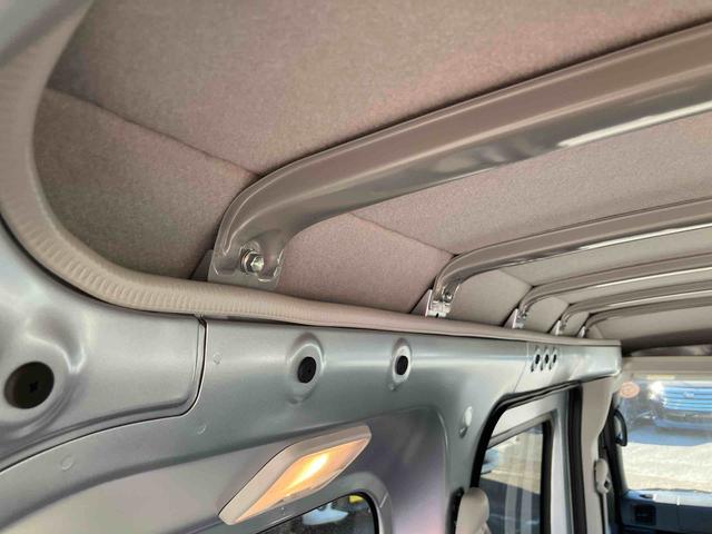 ハイゼットカーゴデラックス衝突被害軽減ブレーキ　誤発進抑制制御　横滑り防止装置　空転防止装置　ＡＢＳ　オートライト　オートハイビーム　前後コーナーセンサー　オーバーヘッドシェルフ　プライバシーガラス　キーレス　集中ドアロック（千葉県）の中古車