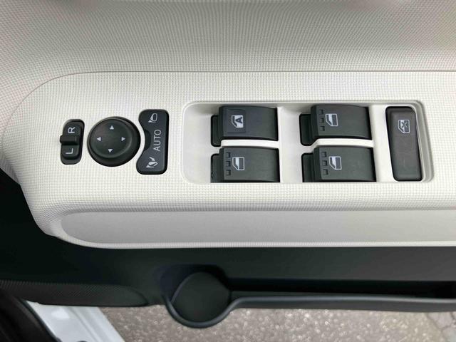 ムーヴキャンバスストライプスＧバックカメラ　ＬＥＤヘッドライト　オートライト　オートハイビーム　スマアシ　前後コーナーセンサー　両側電動スライド　シートヒーター　電動駐車ブレーキ　ホッとカップホルダー　置き楽ＢＯＸ　キーフリー（千葉県）の中古車