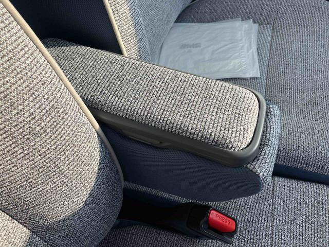 ムーヴキャンバスストライプスＧターボ両側電動スライドドア　ターボ車　オーディオレス　衝突回避支援ブレーキ　誤発進抑制装置　アイドリングストップ　スマートキー　盗難防止装置　イモビライザー　オートライト　オートマチックハイビーム（千葉県）の中古車