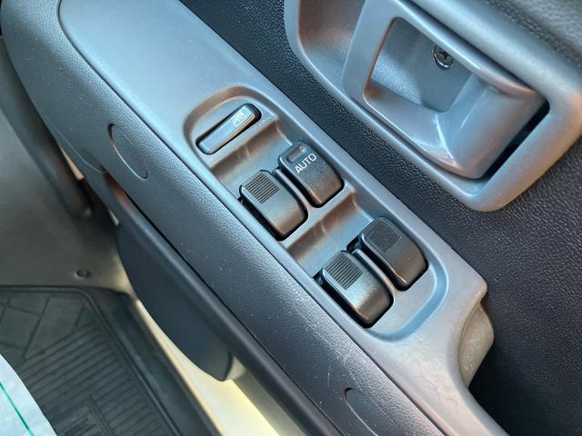 ハイゼットカーゴクルーズターボリミテッド４ＷＤ　ナビ／ＢＴ／ＴＶ／ＣＤ／ＤＶＤ　前ドラレコ　ＥＴＣ　フロントメッキグリル　トップシェイドガラス　ＬＥＤ荷室灯　電動格納ドアミラー　キーレスエントリー　パワーウインドウ　オーバーヘッドシェルフ（千葉県）の中古車