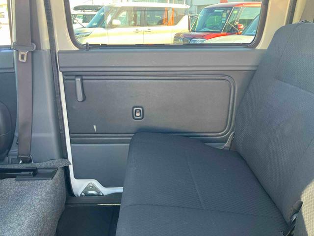 ハイゼットカーゴクルーズターボリミテッド４ＷＤ　ナビ／ＢＴ／ＴＶ／ＣＤ／ＤＶＤ　前ドラレコ　ＥＴＣ　フロントメッキグリル　トップシェイドガラス　ＬＥＤ荷室灯　電動格納ドアミラー　キーレスエントリー　パワーウインドウ　オーバーヘッドシェルフ（千葉県）の中古車