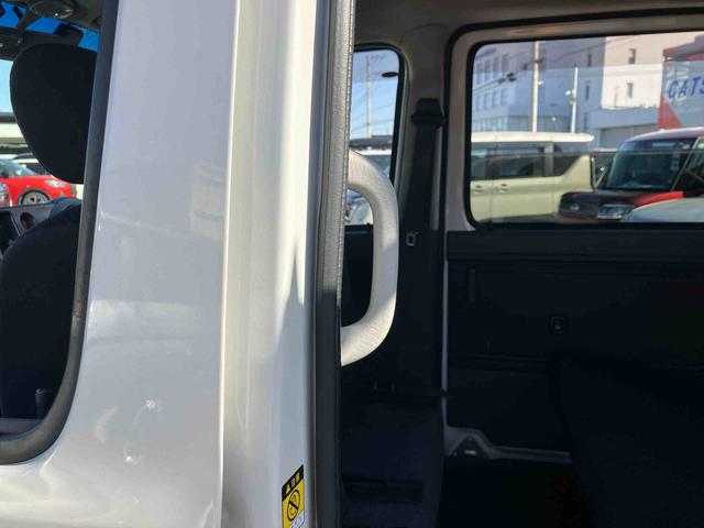 ハイゼットカーゴクルーズターボリミテッド４ＷＤ　ナビ／ＢＴ／ＴＶ／ＣＤ／ＤＶＤ　前ドラレコ　ＥＴＣ　フロントメッキグリル　トップシェイドガラス　ＬＥＤ荷室灯　電動格納ドアミラー　キーレスエントリー　パワーウインドウ　オーバーヘッドシェルフ（千葉県）の中古車