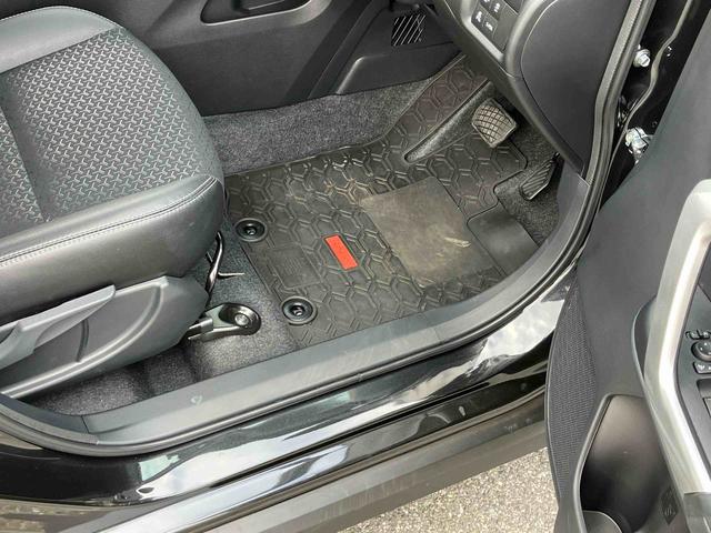 ロッキープレミアムＧ　ＨＥＶバックカメラ／ステアリングスイッチ　アダプティブクルコン　ＬＥＤヘッドライト＆フォグランプ　バックフォグランプ　１７インチアルミホイール　シートヒーター　コーナーセンサー　衝突被害軽減ブレーキ（千葉県）の中古車