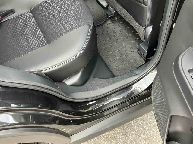 ロッキープレミアムＧ　ＨＥＶバックカメラ／ステアリングスイッチ　アダプティブクルコン　ＬＥＤヘッドライト＆フォグランプ　バックフォグランプ　１７インチアルミホイール　シートヒーター　コーナーセンサー　衝突被害軽減ブレーキ（千葉県）の中古車