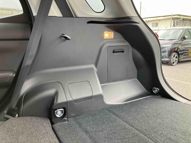 ロッキープレミアムＧ　ＨＥＶバックカメラ／ステアリングスイッチ　アダプティブクルコン　ＬＥＤヘッドライト＆フォグランプ　バックフォグランプ　１７インチアルミホイール　シートヒーター　コーナーセンサー　衝突被害軽減ブレーキ（千葉県）の中古車