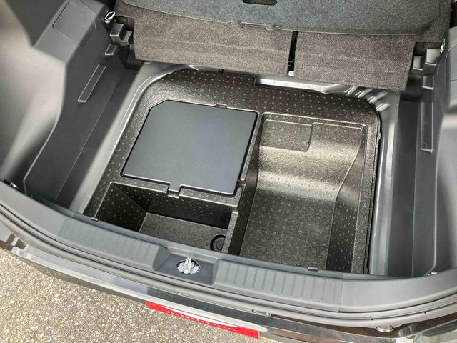 ロッキープレミアムＧ　ＨＥＶバックカメラ／ステアリングスイッチ　アダプティブクルコン　ＬＥＤヘッドライト＆フォグランプ　バックフォグランプ　１７インチアルミホイール　シートヒーター　コーナーセンサー　衝突被害軽減ブレーキ（千葉県）の中古車