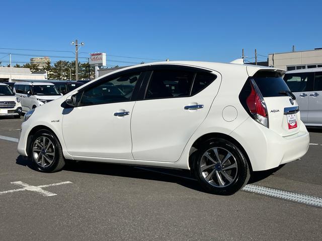 アクアＳスタイルブラックナビ／ＢＴ／ＴＶ／ＤＩＳＣ／バックカメラ／ステアリングスイッチ　ＥＴＣ　モデリスタ１５インチアルミ　ドアミラーウインカー　スマートキー　シートヒーター　電動格納ドアミラー　衝突被害軽減ブレーキ（千葉県）の中古車