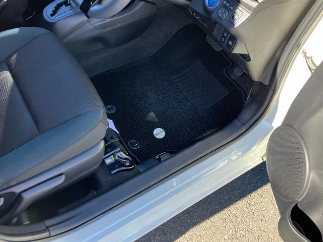 アクアＳスタイルブラックナビ／ＢＴ／ＴＶ／ＤＩＳＣ／バックカメラ／ステアリングスイッチ　ＥＴＣ　モデリスタ１５インチアルミ　ドアミラーウインカー　スマートキー　シートヒーター　電動格納ドアミラー　衝突被害軽減ブレーキ（千葉県）の中古車