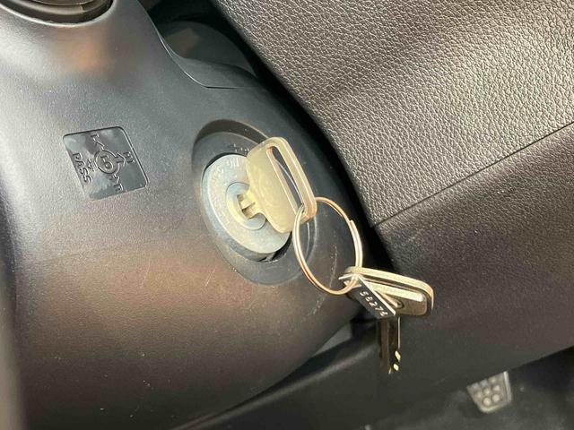 ハイゼットカーゴスペシャル衝突回避支援システム　横滑り防止装置　アイドリングストップ　前後コーナーセンサー　マニュアルレベリング機能付ハロゲンヘッドライト　オートライト　オートハイビーム　スピーカー一体型ラジオチューナー（千葉県）の中古車