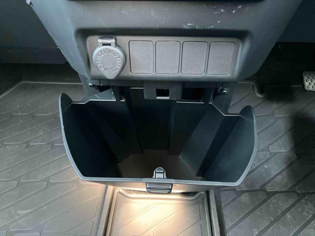 トールカスタムＧ９型ディスプレイオーディオ／ＴＶ／ＢＴ／ＵＳＢ　Ｂカメラ　全車速追従クルコン　ＬＥＤヘッドライト　オートライト　スマアシ　前後コーナーセンサー　電動駐車ブレーキ　キーフリー　革巻きステアリング　アルミ（千葉県）の中古車