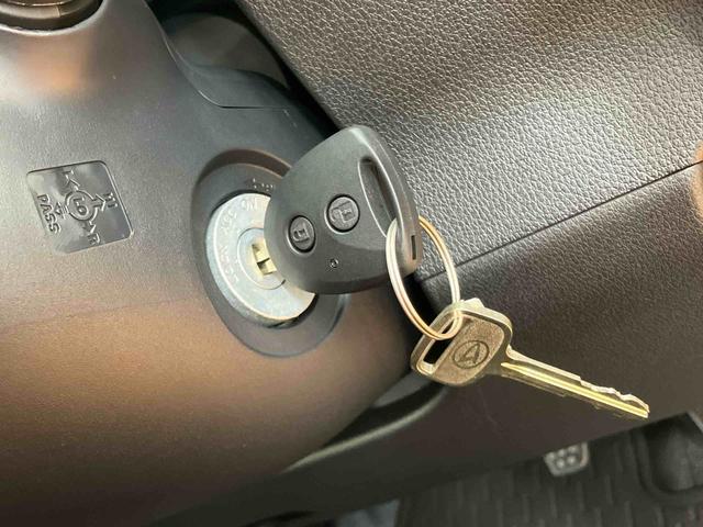 ハイゼットカーゴデラックス衝突回避支援システム 横滑り防止装置 アイドリングストップ 前後コーナーセンサー オーバーヘッドシェルフ オートライト オートハイビーム キーレスエントリー 大型室内灯 前席パワーウインドウ(千葉県)の中古車