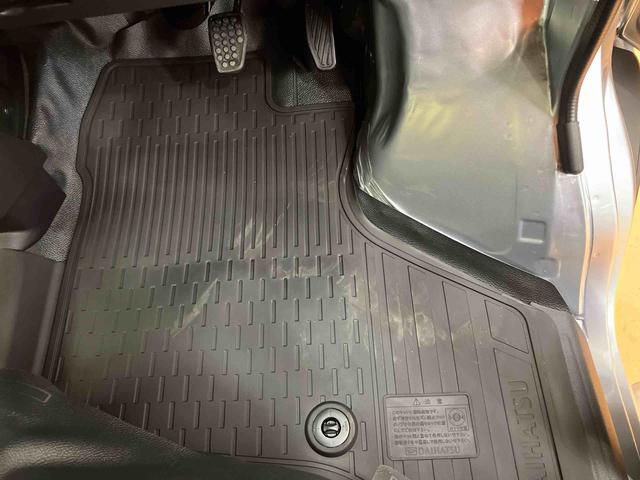 ハイゼットカーゴデラックス衝突回避支援システム 横滑り防止装置 アイドリングストップ 前後コーナーセンサー オーバーヘッドシェルフ オートライト オートハイビーム キーレスエントリー 大型室内灯 前席パワーウインドウ(千葉県)の中古車