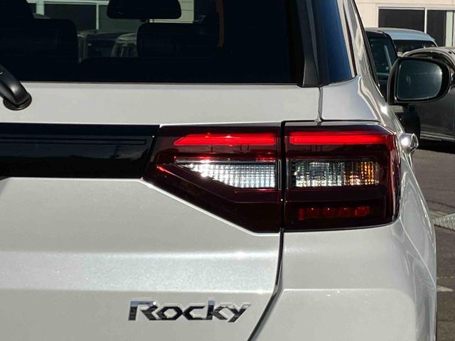 ロッキープレミアムG9型DPA/TV/BT/USB Bカメラ 全車速追従クルコン LEDヘッドランプ オートライト リヤフォグランプ 前後コーナーセンサー シートヒーター 革巻ステア 電動駐車ブレーキ アルミ ステリモ(千葉県)の中古車