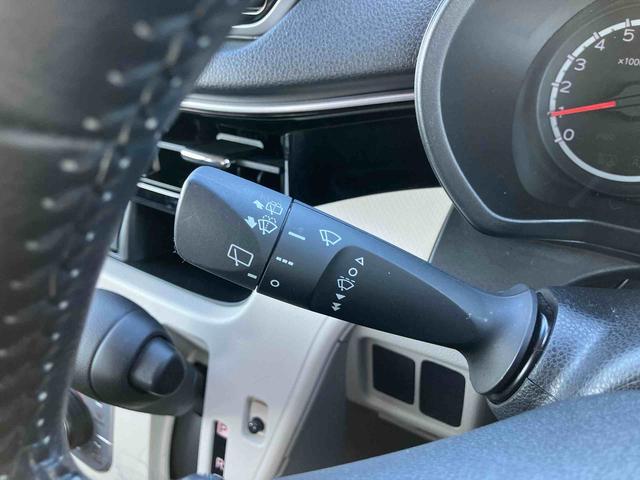 ムーヴＸリミテッドII　ＳＡIIIＣＤ／ＢＴ／ＵＳＢ／ＤＶＤ　バックカメラ　運転席シートヒーター　トップシェイドガラス　アルミホイール　ＬＥＤヘッドライト　オートライト　スマアシ　革巻ステアリング　ステリモ　キーレス　盗難防止アラーム（千葉県）の中古車