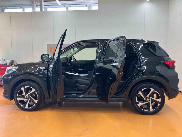 ロッキープレミアムＧ　ＨＥＶ衝突回避支援システム　横滑り防止装置　アダプティブクルーズコントロール　ホールド機能付き電動パーキングブレーキ　リヤフォグランプ　前席シートヒーター　前後コーナーセンサ　５穴１７インチアルミホイール（千葉県）の中古車