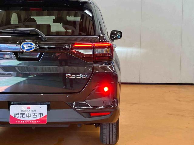 ロッキープレミアムＧ　ＨＥＶ衝突回避支援システム　横滑り防止装置　アダプティブクルーズコントロール　ホールド機能付き電動パーキングブレーキ　リヤフォグランプ　前席シートヒーター　前後コーナーセンサ　５穴１７インチアルミホイール（千葉県）の中古車