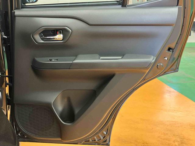 ロッキープレミアムＧ　ＨＥＶ衝突回避支援システム　横滑り防止装置　アダプティブクルーズコントロール　ホールド機能付き電動パーキングブレーキ　リヤフォグランプ　前席シートヒーター　前後コーナーセンサ　５穴１７インチアルミホイール（千葉県）の中古車