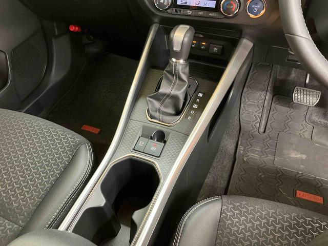 ロッキープレミアムＧ　ＨＥＶ衝突回避支援システム　横滑り防止装置　アダプティブクルーズコントロール　ホールド機能付き電動パーキングブレーキ　リヤフォグランプ　前席シートヒーター　前後コーナーセンサ　５穴１７インチアルミホイール（千葉県）の中古車