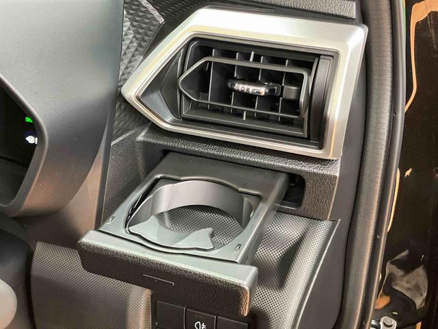 ロッキープレミアムＧ　ＨＥＶ衝突回避支援システム　横滑り防止装置　アダプティブクルーズコントロール　ホールド機能付き電動パーキングブレーキ　リヤフォグランプ　前席シートヒーター　前後コーナーセンサ　５穴１７インチアルミホイール（千葉県）の中古車