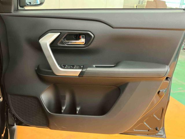 ロッキープレミアムＧ　ＨＥＶ衝突回避支援システム　横滑り防止装置　アダプティブクルーズコントロール　ホールド機能付き電動パーキングブレーキ　リヤフォグランプ　前席シートヒーター　前後コーナーセンサ　５穴１７インチアルミホイール（千葉県）の中古車