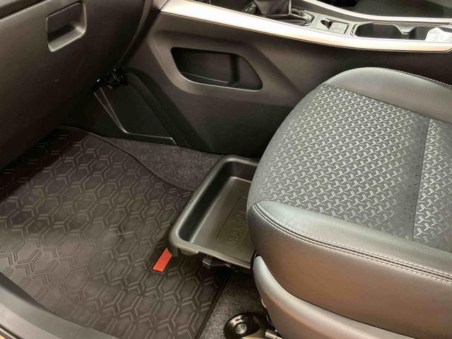 ロッキープレミアムＧ　ＨＥＶ衝突回避支援システム　横滑り防止装置　アダプティブクルーズコントロール　ホールド機能付き電動パーキングブレーキ　リヤフォグランプ　前席シートヒーター　前後コーナーセンサ　５穴１７インチアルミホイール（千葉県）の中古車