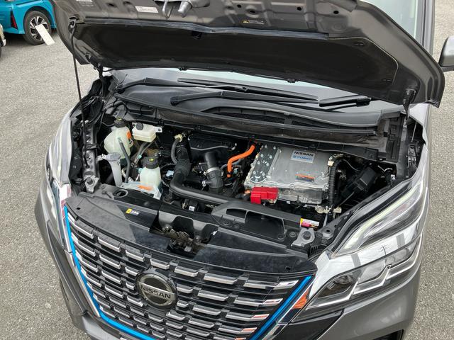 セレナｅ−パワー　ハイウェイスターＶナビ／ＢＴ／ＴＶ／全周囲カメラ／ステアスイッチ　前後ドラレコ　ＥＴＣ　電子ルームミラー　両側パワスラ　ＬＥＤヘッド／フォグ　１５インチアルミ　スマートキー　シートバックテーブル　自動追従クルコン（千葉県）の中古車