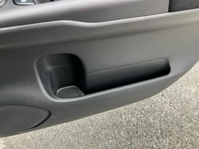 セレナｅ−パワー　ハイウェイスターＶナビ／ＢＴ／ＴＶ／全周囲カメラ／ステアスイッチ　前後ドラレコ　ＥＴＣ　電子ルームミラー　両側パワスラ　ＬＥＤヘッド／フォグ　１５インチアルミ　スマートキー　シートバックテーブル　自動追従クルコン（千葉県）の中古車