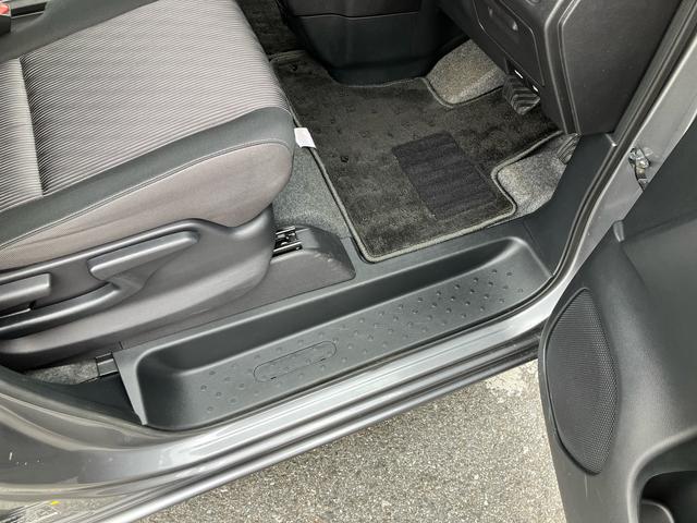 セレナｅ−パワー　ハイウェイスターＶナビ／ＢＴ／ＴＶ／全周囲カメラ／ステアスイッチ　前後ドラレコ　ＥＴＣ　電子ルームミラー　両側パワスラ　ＬＥＤヘッド／フォグ　１５インチアルミ　スマートキー　シートバックテーブル　自動追従クルコン（千葉県）の中古車