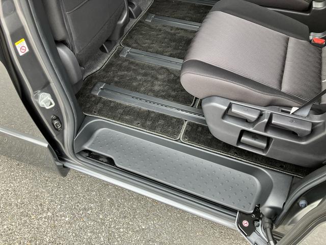 セレナｅ−パワー　ハイウェイスターＶナビ／ＢＴ／ＴＶ／全周囲カメラ／ステアスイッチ　前後ドラレコ　ＥＴＣ　電子ルームミラー　両側パワスラ　ＬＥＤヘッド／フォグ　１５インチアルミ　スマートキー　シートバックテーブル　自動追従クルコン（千葉県）の中古車