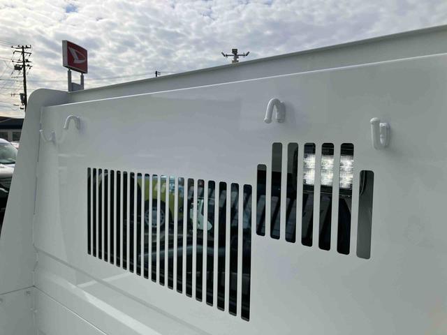 ハイゼットトラック多目的ダンプ４ＷＤ　５速ＭＴ　ＥＴＣ　パワーウィンド　電動格納ドアミラー　４枚リーフ　荷台三方開　荷台作業灯　ＬＥＤヘッドライト　オートライト　キーフリー　スマアシ　前後コーナーセンサー　バッテリーカバー　ラジオ（千葉県）の中古車