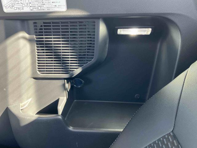 トールカスタムＧ９型ナビ／ＴＶ／ＤＶＤ／ＢＴ／ＵＳＢ　バックカメラ　前後ドラレコ　ＥＴＣ　全車速追従クルコン　ＬＥＤヘッドライト　オートライト　コーナーセンサー　シートヒーター　トップシェイドガラス　電動駐車ブレーキ（千葉県）の中古車