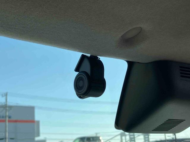 トールカスタムＧバックカメラ連動フルセグナビ　ＵＳＢ接続　ブルートゥース対応　フロント．リヤドライブレコーダー連動　ビルトインＥＴＣ　ホールド機能付き電動パーキングブレーキ　アダプティブクルーズコントロール（千葉県）の中古車