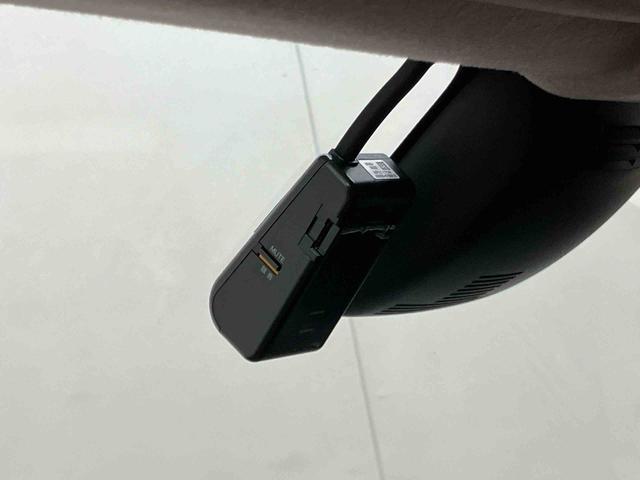 パッソモーダ　Ｇパッケージフルセグナビ　フロントドライブレコーダー　衝突被害軽減ブレーキ　横滑り防止装置　アイドリングストップ　プッシュエンジンスタート　キーフリーシステム　オートライト　バニティーミラー付き左右サンバイザー（千葉県）の中古車