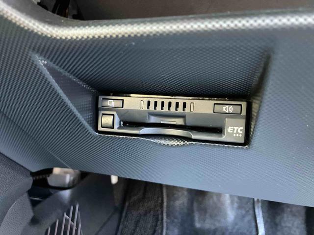 ロッキープレミアムＧ　ＨＥＶ９型ナビ／ＢＴ／ＴＶ／ＤＩＳＣ／Ｂカメラ／ステアスイッチ　前後ドラレコ　ＥＴＣ　ＬＥＤヘッド＆前後フォグ　１７インチアルミ　シートヒーター　電動駐車ブレーキ　自動追従クルコン　衝突被害軽減ブレーキ（千葉県）の中古車