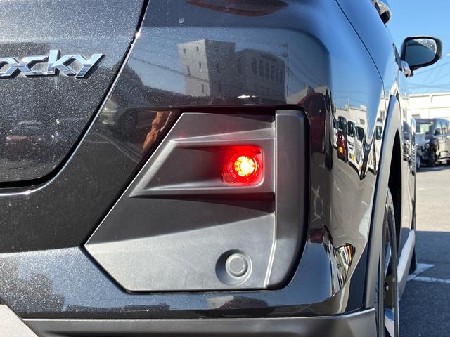 ロッキープレミアムＧ　ＨＥＶ９型ナビ／ＢＴ／ＴＶ／ＤＩＳＣ／Ｂカメラ／ステアスイッチ　前後ドラレコ　ＥＴＣ　ＬＥＤヘッド＆前後フォグ　１７インチアルミ　シートヒーター　電動駐車ブレーキ　自動追従クルコン　衝突被害軽減ブレーキ（千葉県）の中古車