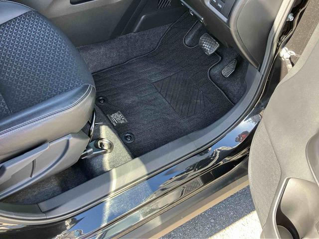 ロッキープレミアムＧ　ＨＥＶ９型ナビ／ＢＴ／ＴＶ／ＤＩＳＣ／Ｂカメラ／ステアスイッチ　前後ドラレコ　ＥＴＣ　ＬＥＤヘッド＆前後フォグ　１７インチアルミ　シートヒーター　電動駐車ブレーキ　自動追従クルコン　衝突被害軽減ブレーキ（千葉県）の中古車