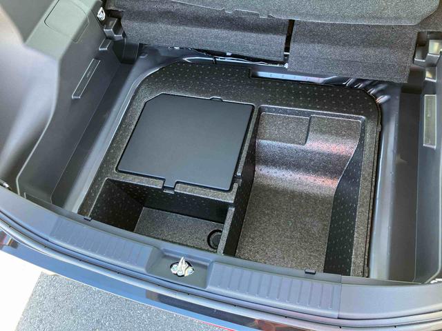 ロッキープレミアムＧ　ＨＥＶ９型ナビ／ＢＴ／ＴＶ／ＤＩＳＣ／Ｂカメラ／ステアスイッチ　前後ドラレコ　ＥＴＣ　ＬＥＤヘッド＆前後フォグ　１７インチアルミ　シートヒーター　電動駐車ブレーキ　自動追従クルコン　衝突被害軽減ブレーキ（千葉県）の中古車