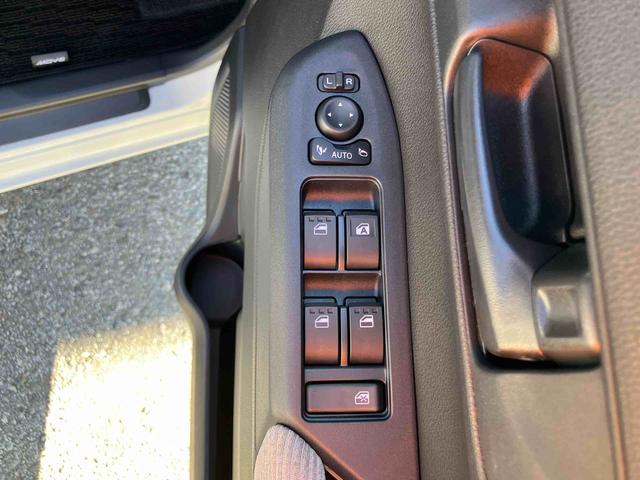 ムーヴＸ左側電動スライドドア　バニティーミラー付き左右サンバイザー　助手席シートバックポケット＋ショッピングフック　チルトステアリング　運転席シートリフター　プッシュエンジンスタート　キーフリーシステム（千葉県）の中古車