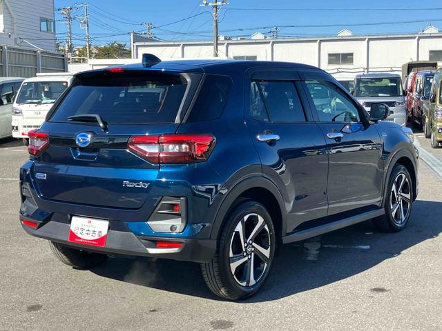 ロッキープレミアムＧ　ＨＥＶ９型ナビ／ＴＶ／ＤＶＤ／ＢＴ／ＵＳＢ　全周囲カメラ　前後ドラレコ　ＥＴＣ　全車速追従クルコン　ＬＥＤヘッドランプ　リヤフォグ　コーナーセンサー　シートヒーター　革ステ　電動駐車ブレーキ　アルミ（千葉県）の中古車